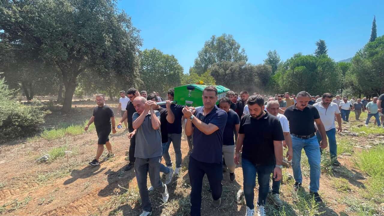 Milas'ta Hüzünlü Veda: Mehmet Fırat Karakaya Son Yolculuğuna Uğurlandı 1